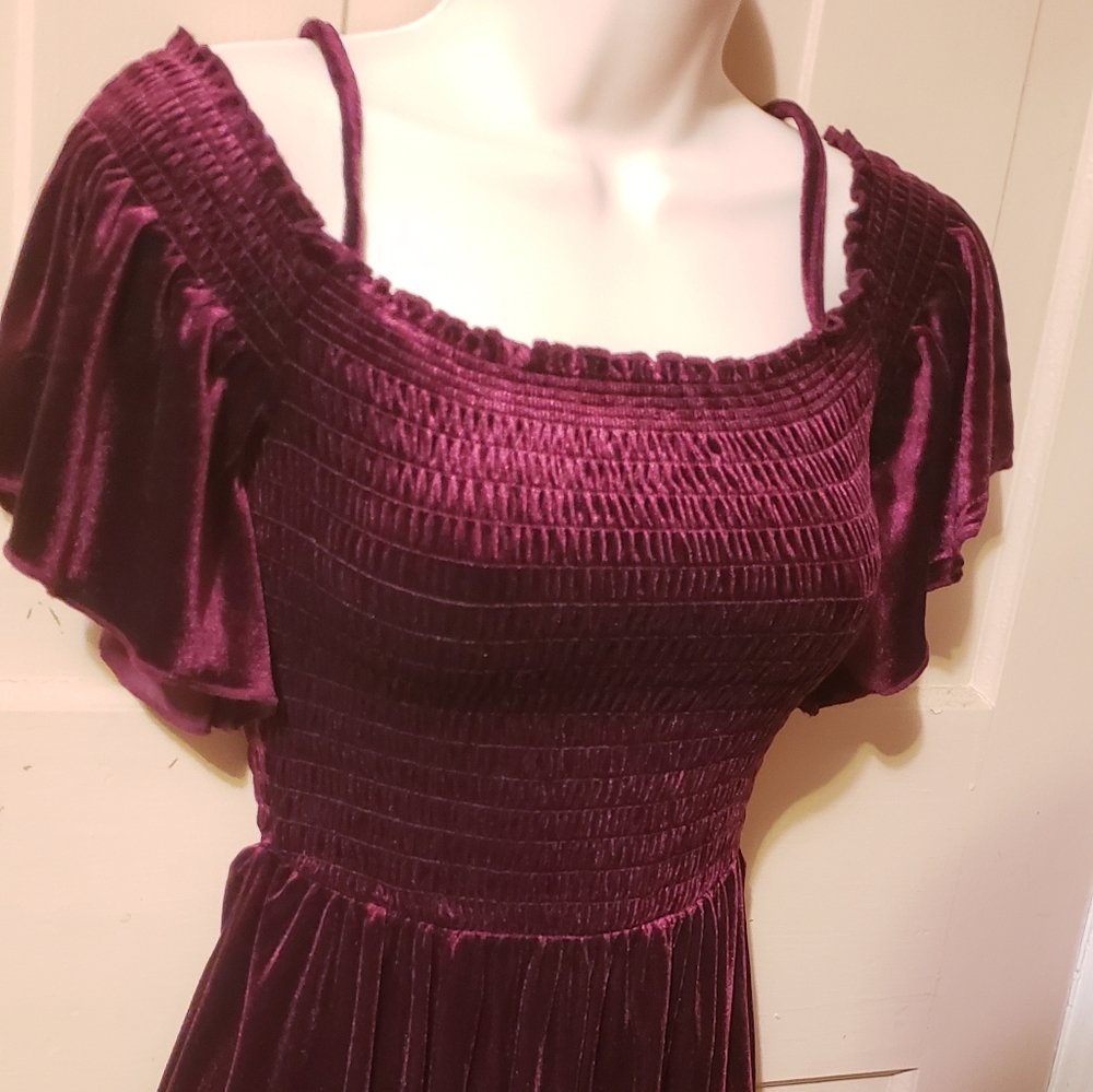 Aeropostale off the Shoulder Maroon Velvet Dress - Picture 3 of 5